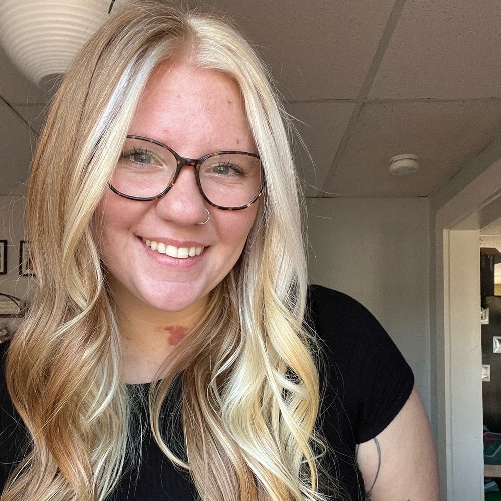 Meet your Posher, Brittani